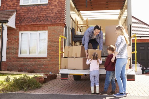 Moving van service for homes and businesses in Locksbottom