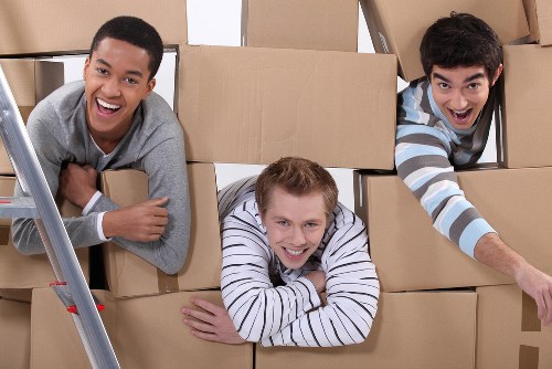 Careful loading during a home relocation in Locksbottom