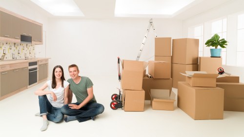 Removal truck hire for nearby moves around Locksbottom